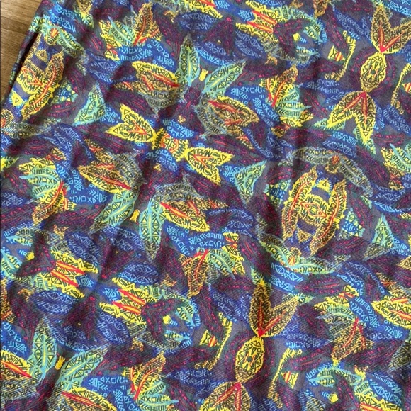 ❤️ Colorful Patterned Women's Shirt - Picture 2 of 2